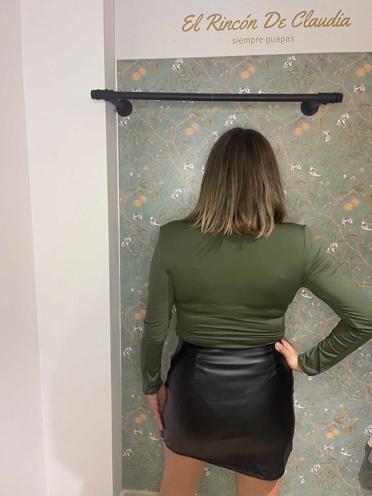Falda polipiel elastano negra