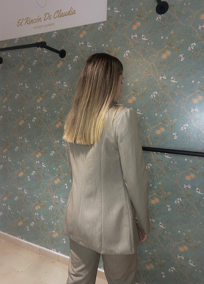 Conjunto dos piezas vestir
